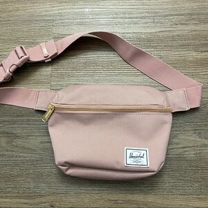 Hershel Old Rose Belt Bag